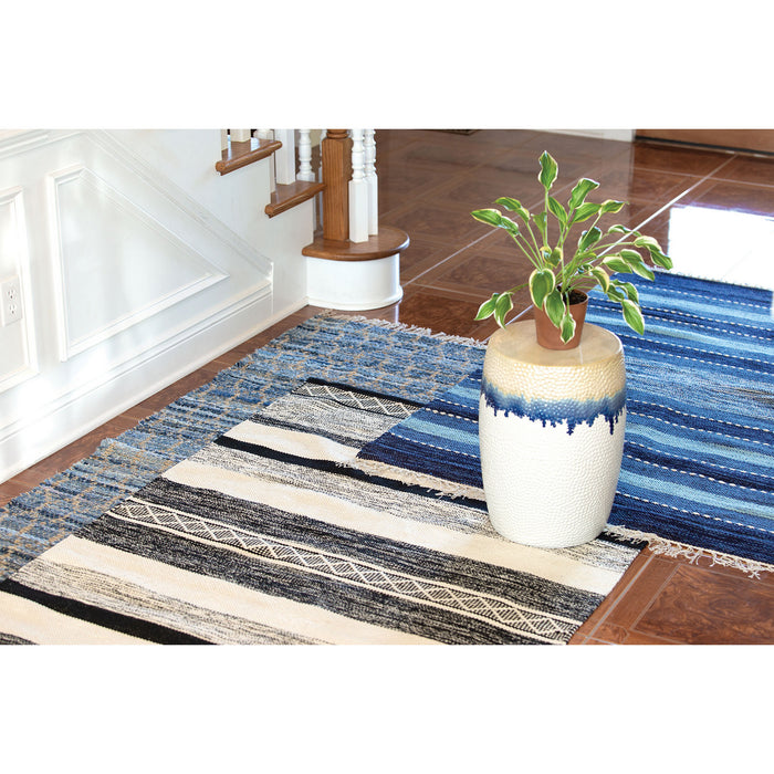 Rug from the Santos collection in Blue, Crema, Soft Denim, Crema, Soft Denim finish