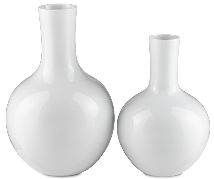Vase in Imperial White finish